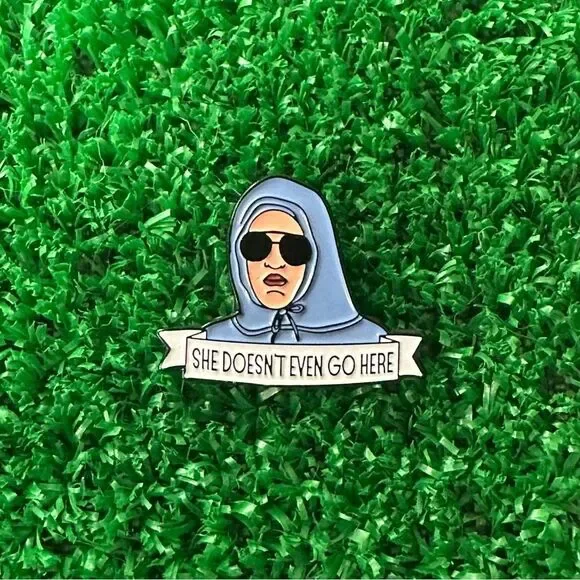 She Doesn’t Even Go Here Mean Girls Enamel Pin/ Brooch Lapel - Picture 5 of 5